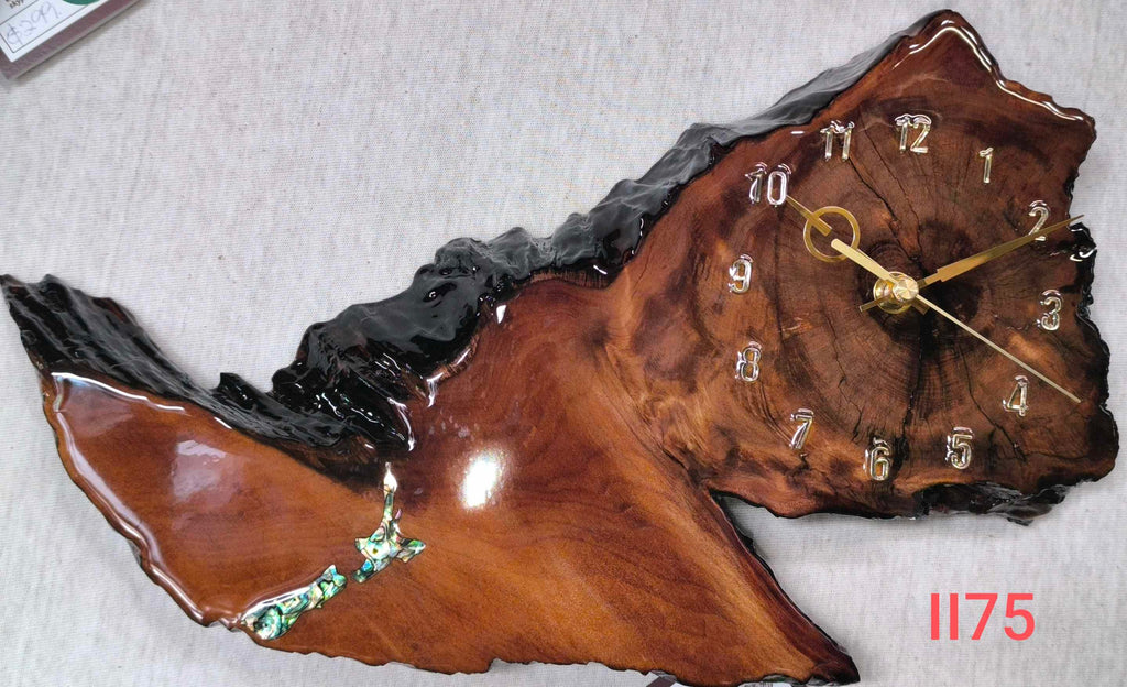 Unique NZ Swamp Kauri Clock II75