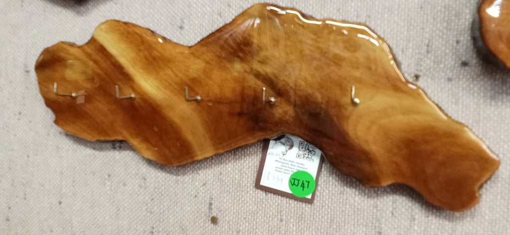Large Ancient Kauri keyholder JJ47