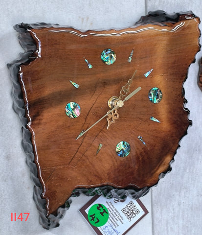 Swamp Kauri Wall Clock Stingray II47