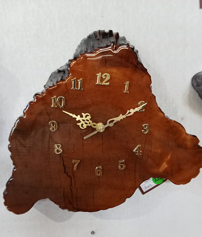 wall clock of ancient swamp kauri JJ40