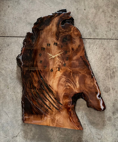 Pendulum horse shape  with many gum features KC91