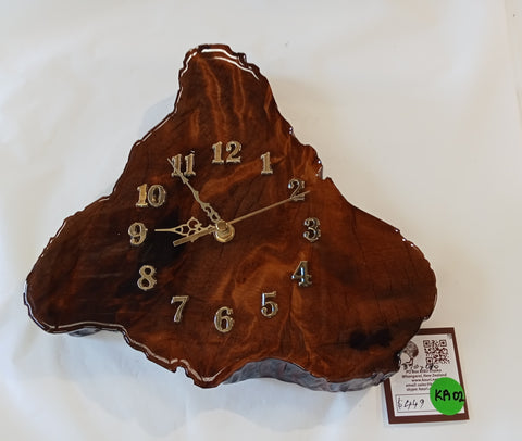 Wall clock with ancient swamp kauri KA02
