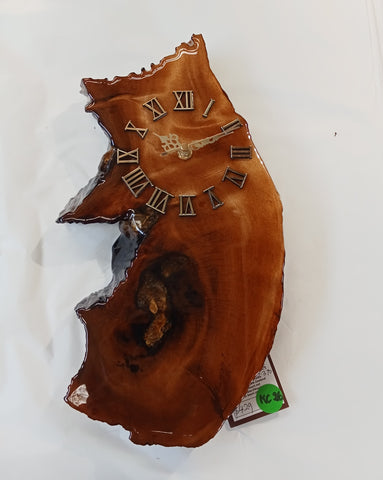 Wall clock from ancient swamp kauri, gum inclusion KC26